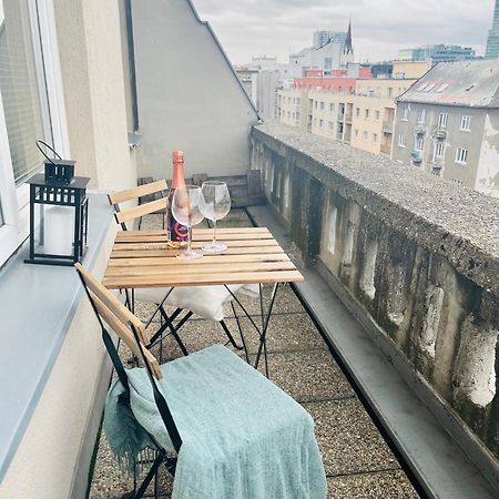 Charming Studio In The Old Town Apartment Bratislava Luaran gambar