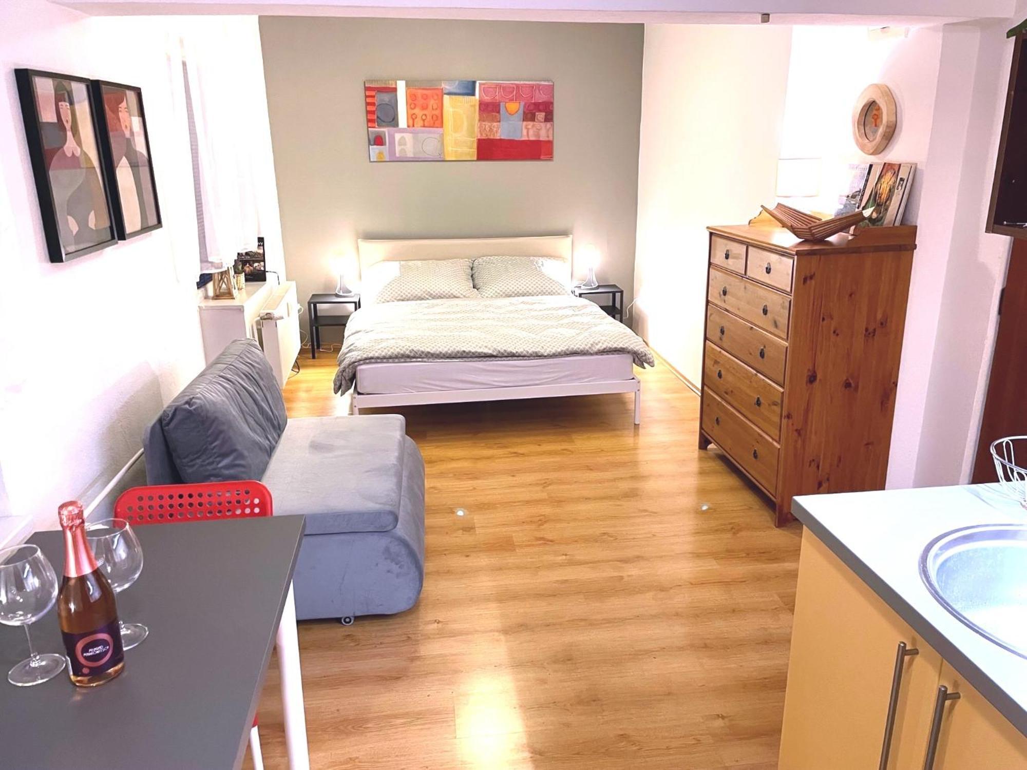 Charming Studio In The Old Town Apartment Bratislava Luaran gambar