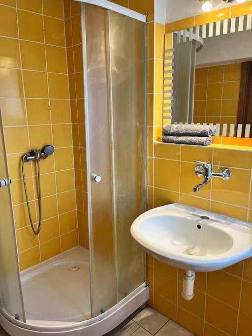Charming Studio In The Old Town Apartment Bratislava Luaran gambar