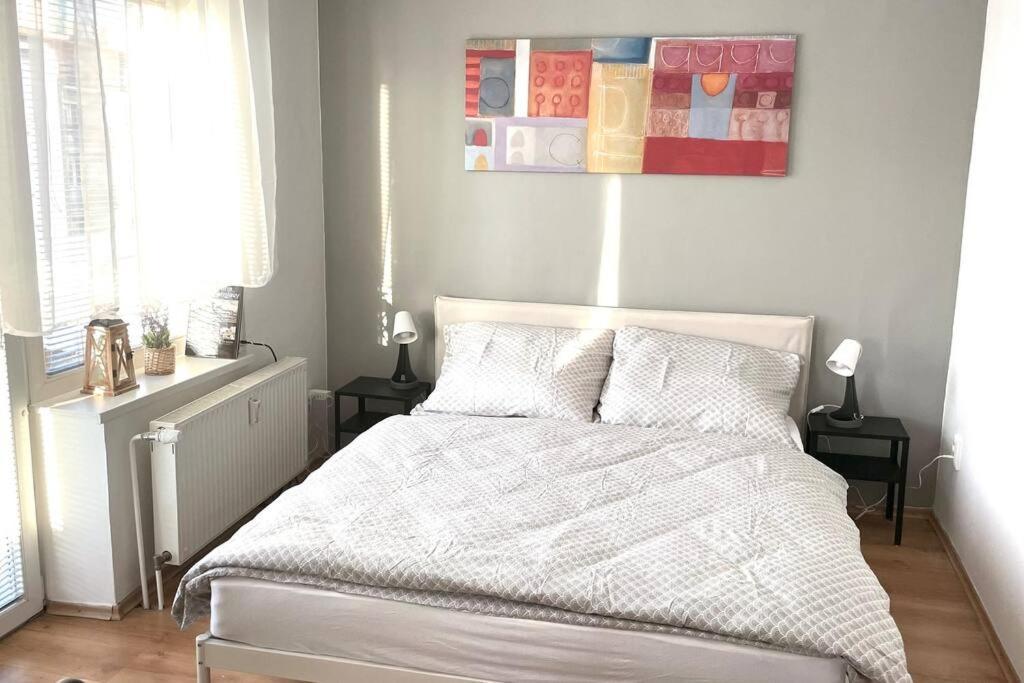 Charming Studio In The Old Town Apartment Bratislava Luaran gambar